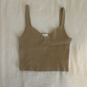 H&M beige crop top